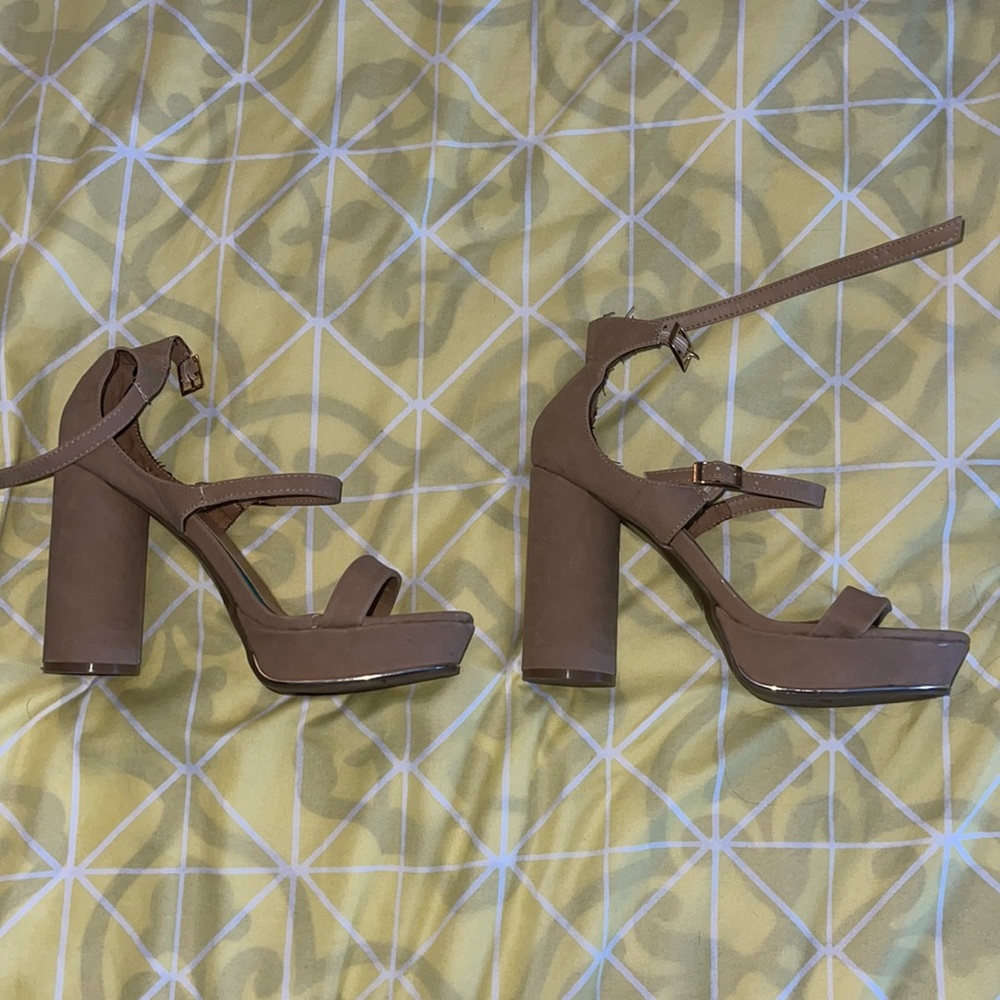 Beige heels